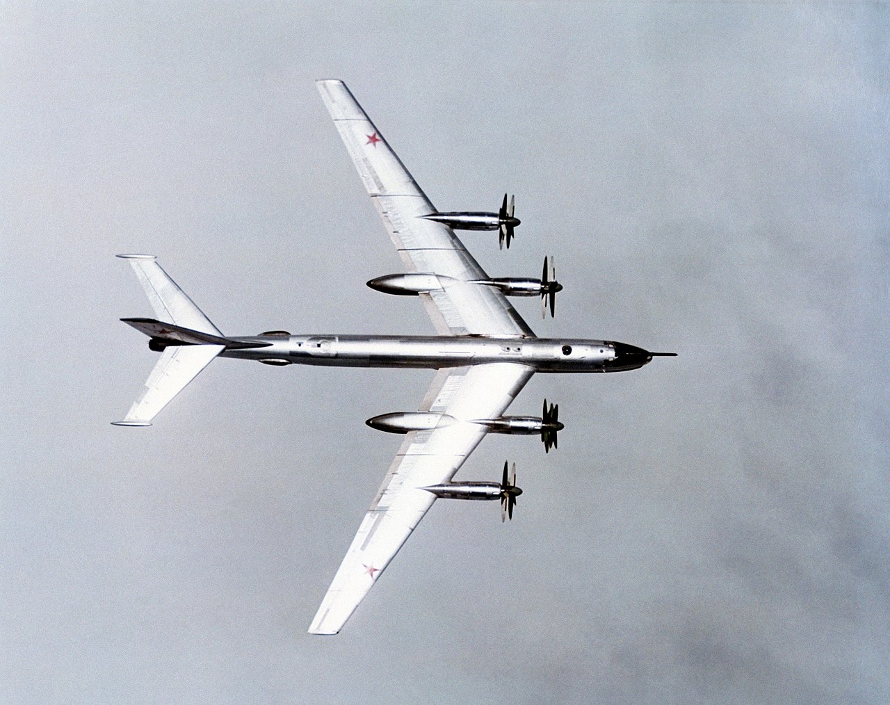 Tupolev Tu-95 / Tu-142 (Bear)